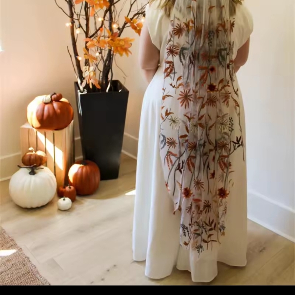 Floral Embroidered Intermission Length Fall 🍂 Colored Veil